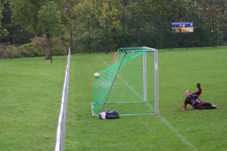 Ball Nr. 10 im Kasten Ball Nr. 10 im Kasten