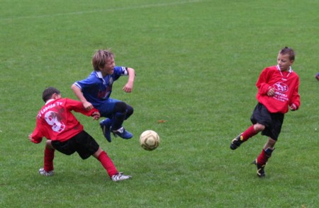 Spiel mit harten Bandagen, da wird ebend mal ein Bein stehen gelassen